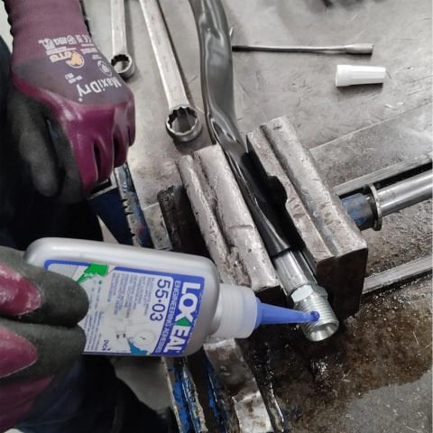 55-03 250 ml Loxeal Somun Kenetleme Orta Mukavemet